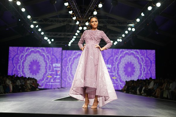 Welche Accessoires fördern das psychische Wohlbefinden von Frauen?